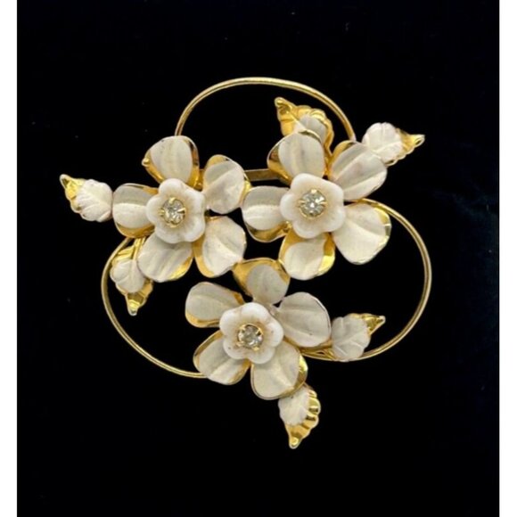 Enamel Flower Brooch White On Gold tone Crystal Centers Made in Austria Vintage - Picture 1 of 7